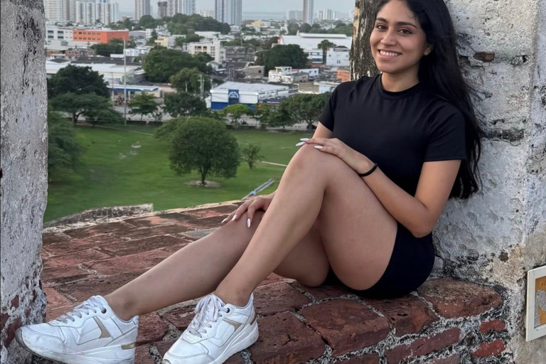Cartagena: San Felipe Castle, Salsa Class, & Chocolate