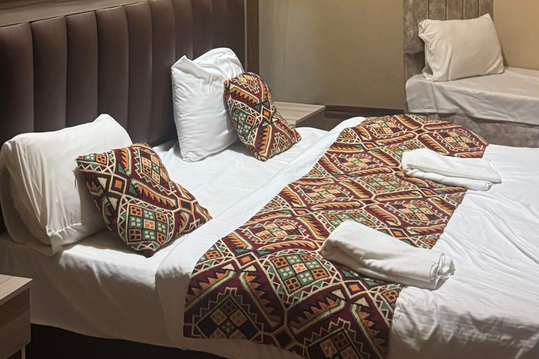 Wadi Rum: Hiking Tour with Watching the stars Bedouin Camp Hiking Tour 4hours