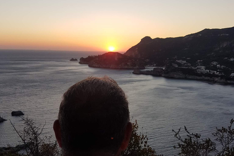 Corfú: Senderismo en olivares,pueblo,puesta de sol,con parada para nadarCaminata por la naturaleza sin traslado