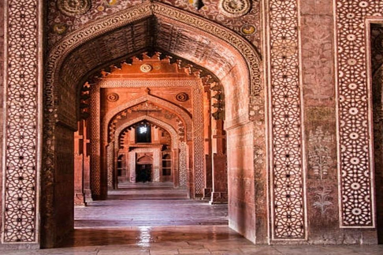 Delhi till Agra: Berättelser om Taj Mahal och lokalt livPrivat Agra-resa från Delhi – bil, guide och biljetter
