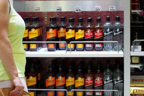 Efate: Village Walk, Coffee Tasting, and Beach Tour