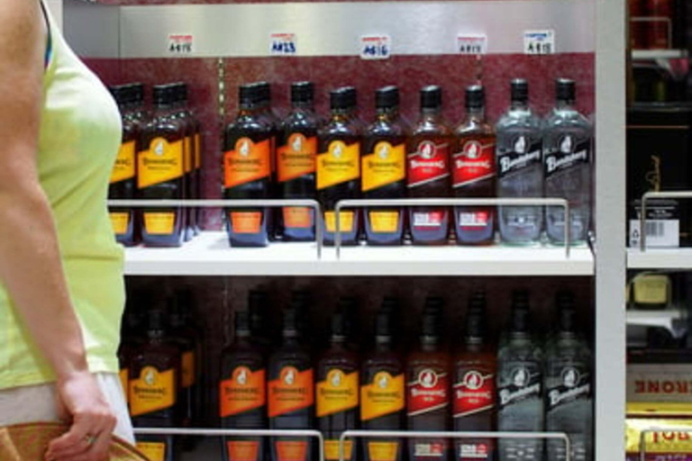 Efate: Village Walk, Coffee Tasting, and Beach Tour