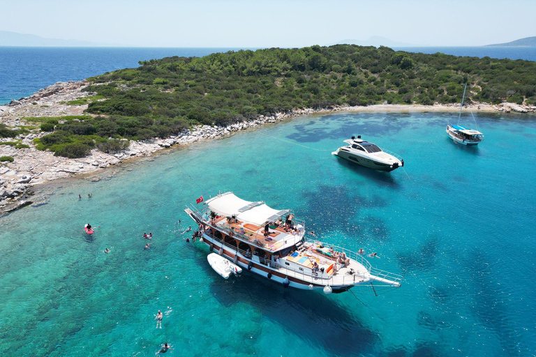 Bodrum: Orak Island and Meteor Bay Boat Tour with Lunch