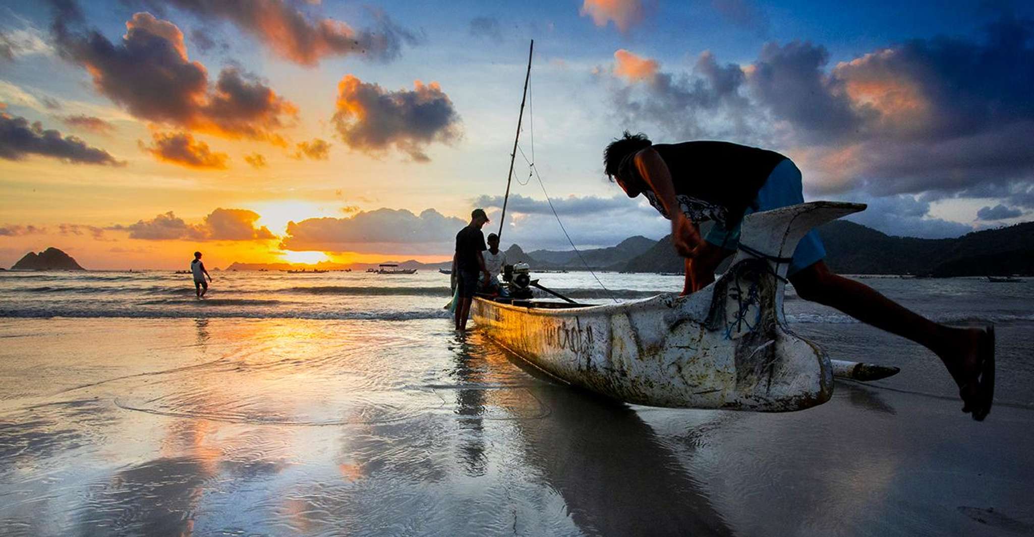 Fangen der Welle-Surfen in Lombok - Hizvo
