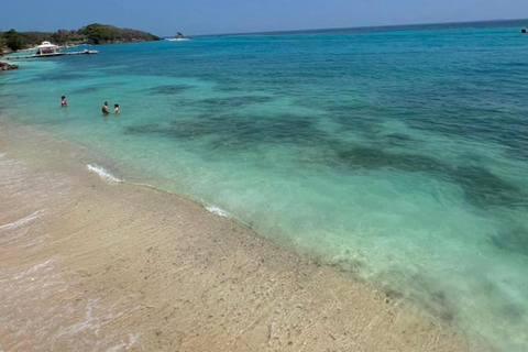 Cartagena: Sol y Papaya Beachclub - Daytour in Isla Grande!