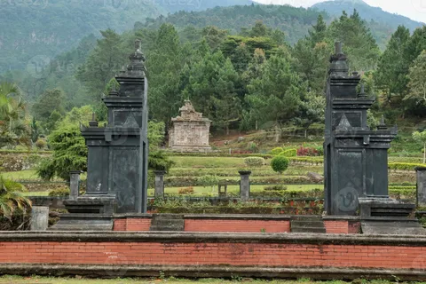 SEMARANG TOURS : GEDONGSONGO TEMPLE/TRAIN MUSEUM AMBARAWA