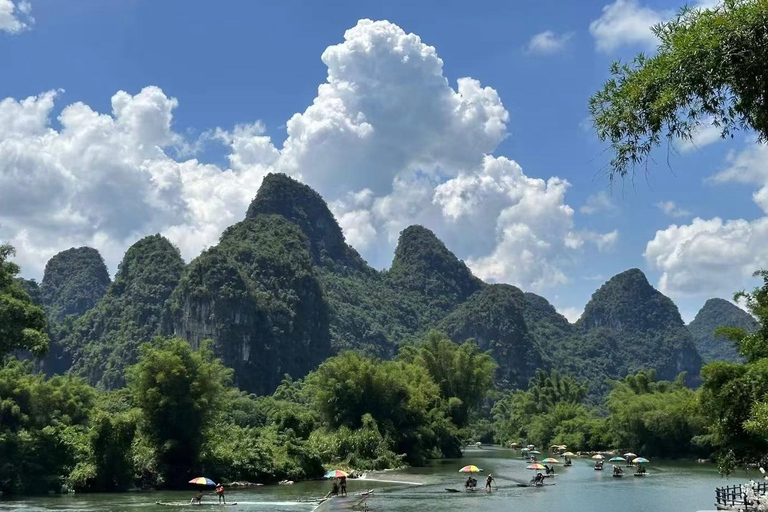 Guilin e Yangshuo de 2 dias: cruzeiro de 4 estrelas, grutas e paisagens