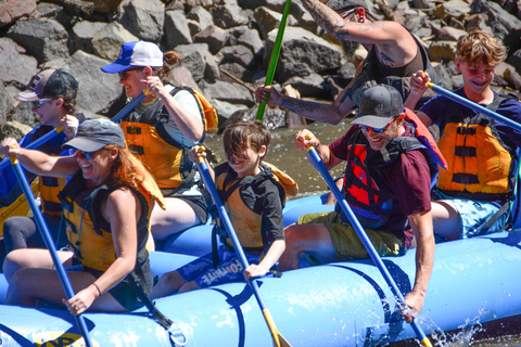 Vail CO: Rafting em águas brancas no Rio Colorado para toda a famíliaBond, CO: Rafting em águas brancas no Rio Colorado para toda a família