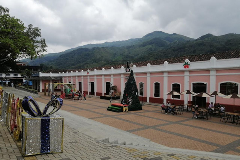 MEDELLIN: TOUR CISNEROS + CORREGIMIENTO SANTIAGO + MUSEO FUNDA TUNEL