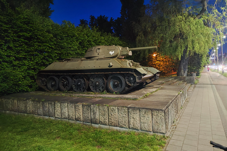 Gdańsk: Wrzeszcz and Shipyard District Private Bike Tour Golden Hour Ride – Gdańsk on evening mood Photo Stops