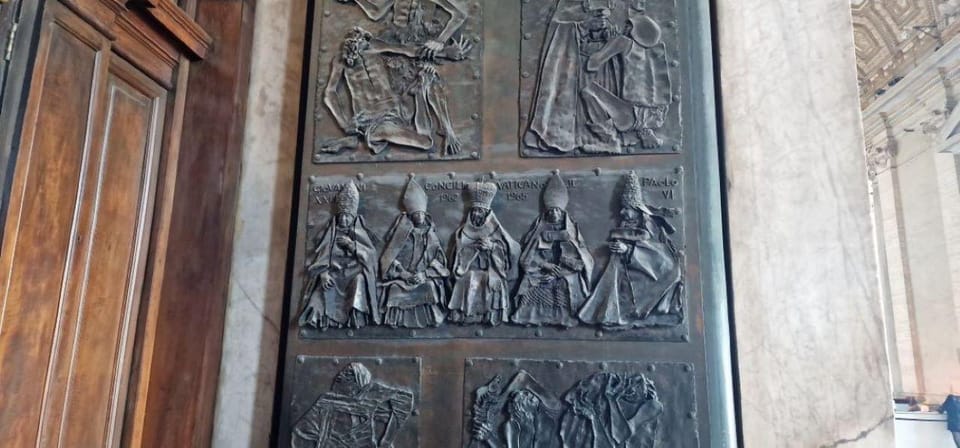 Roma Basílica de San Pedro, Tumbas Papales y Subida a la Cúpula