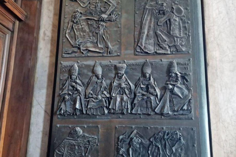 Rome: Sint-Pietersbasiliek, Pauselijke graftombes &amp; rondleiding door de koepelGroepsrondleiding in het Engels