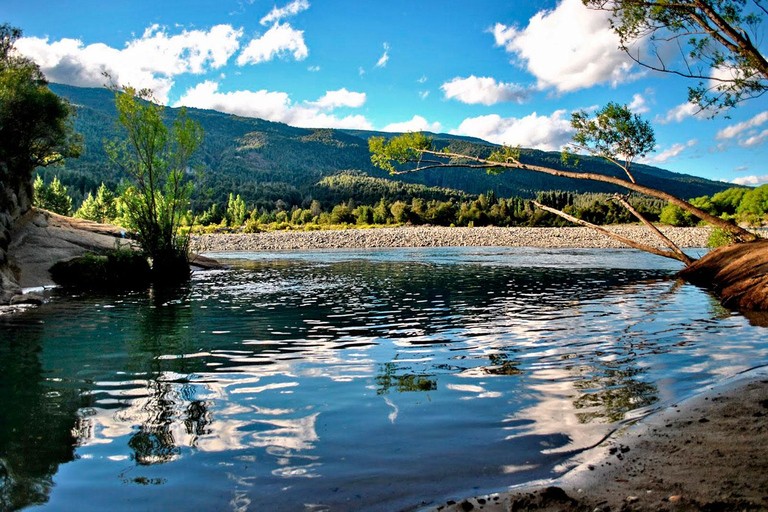 Bariloche: Andean Region Tour to El Bolsón & Lago Puelo