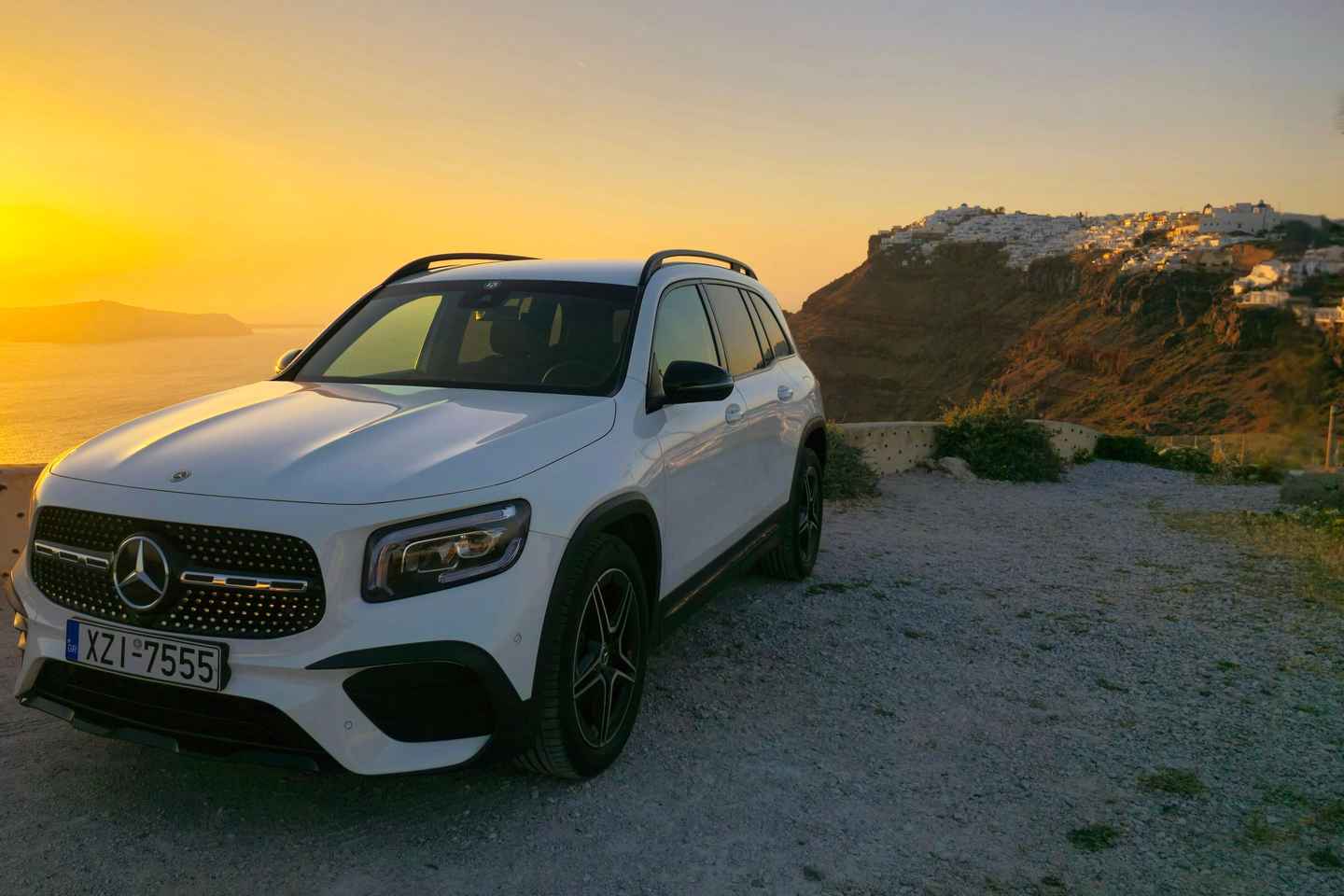 Santorini: Private Transfer from Airport/Port