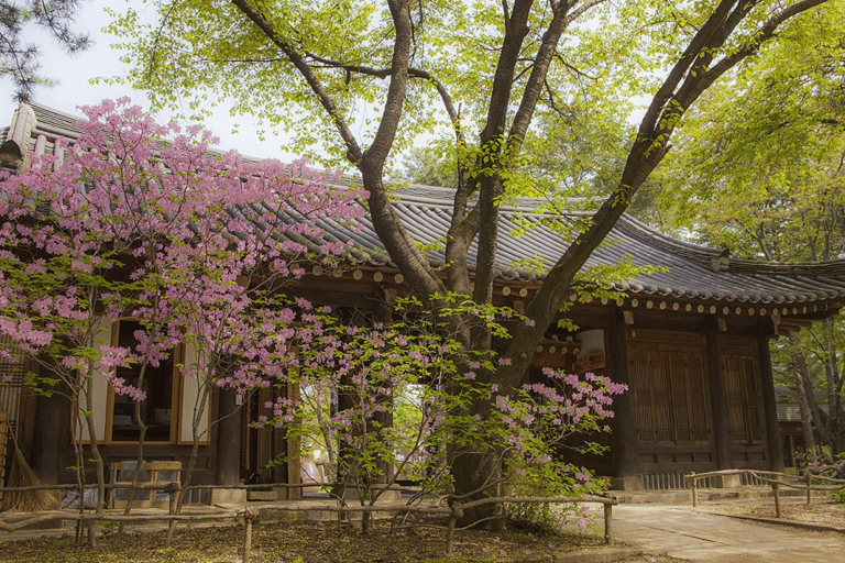 Seoul: Day Trip with Strawberry Farm and Nami Island Railbike Group Tour, meet at DDP Station