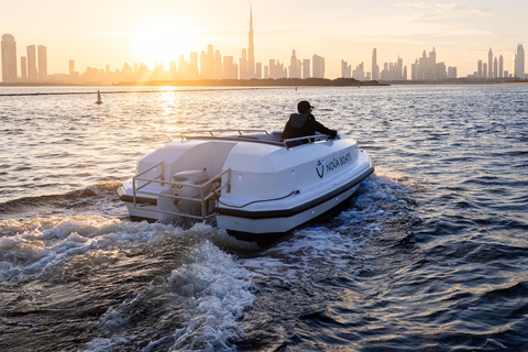 Dubai: Self-Drive Boat Tour in Creek Harbour - 5 Pax Dubai: Self-Drive Boat Experience in Creek Harbour - 5 Pax