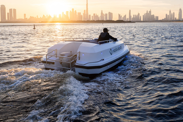 Dubai: Self-Drive Boat Tour in Creek Harbour - 5 Pax Dubai: Self-Drive Boat Experience in Creek Harbour - 5 Pax