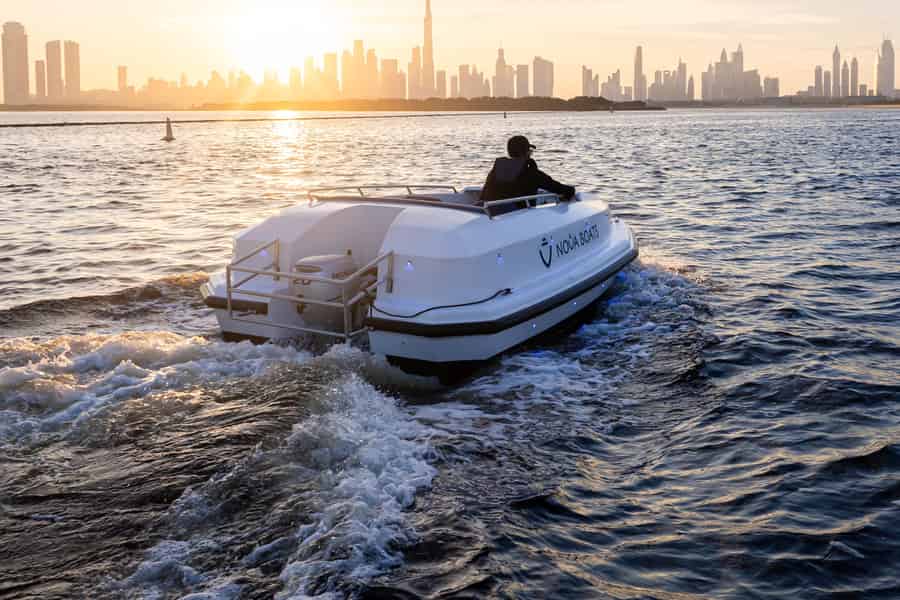 Dubai: Bootstour zum Selbstfahren im Creek Harbour – 5 Personen. Foto: GetYourGuide