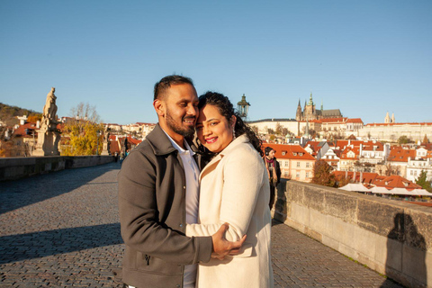 Prag: Professionelles Fotoshooting an der Karlsbrücke