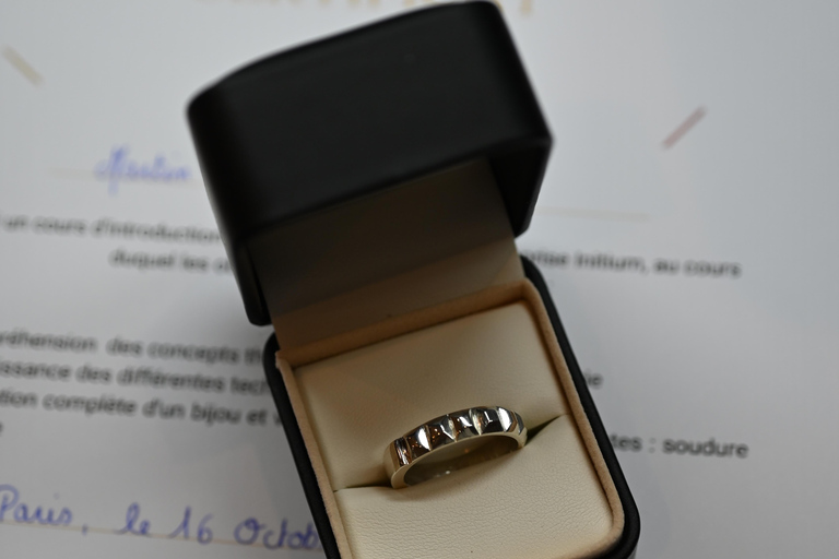 Geneva or Le Noirmont: Jewelry-Making Workshop with Jeweler Geneva: Unset or set ring with zircon stone