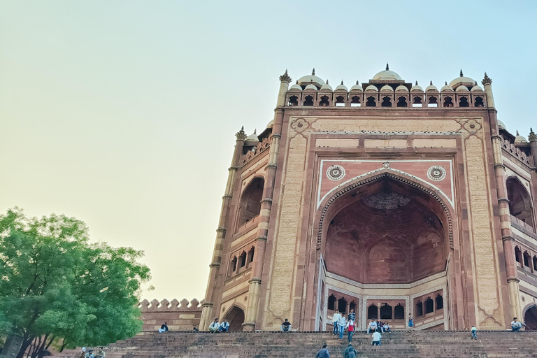 Vanuit Agra : Fatehpur Sikri bezichtiging met privé autoTour met auto + chauffeur + gids