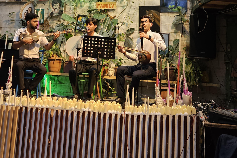 باكو: تذكرة دخول إلى عرض موسيقي ورقص ثقافي أذربيجاني