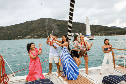 Phuket: Private Catamaran Island Day Trip & Refreshment Catamaran - Best of Phi Phi islands