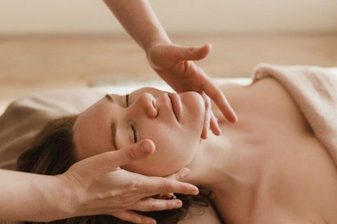 Hurghada: Full Body Therapeutic Massage with TransferSpecial Private Group: 1-Hour Massage