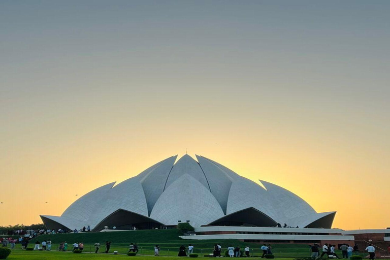 From Delhi: Multiday Golden Triangle Tour with Tiger Safari 4-days Golden Triangle Tour without Hotel
