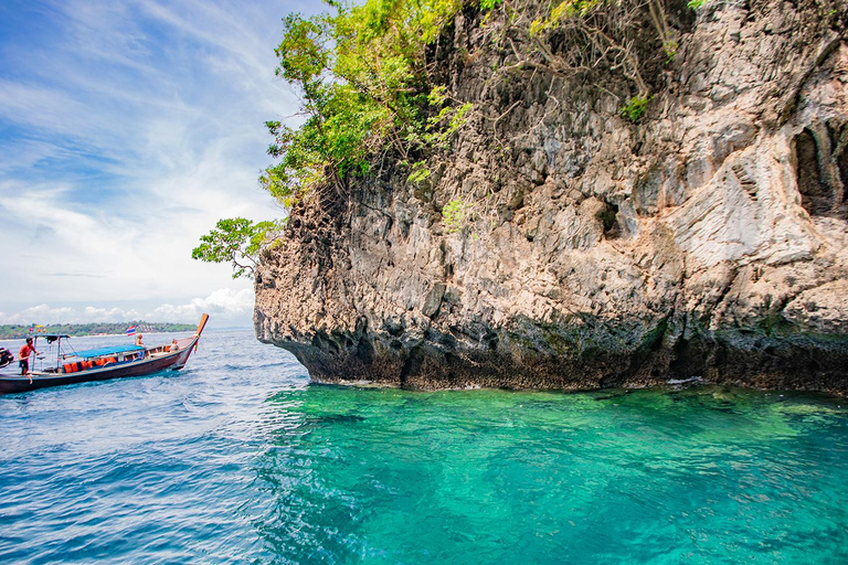 Phi Phi : 4Hrs Bamboo & Phi Phi Tour By Private Longtail Boat (en anglais)11-15 Personne