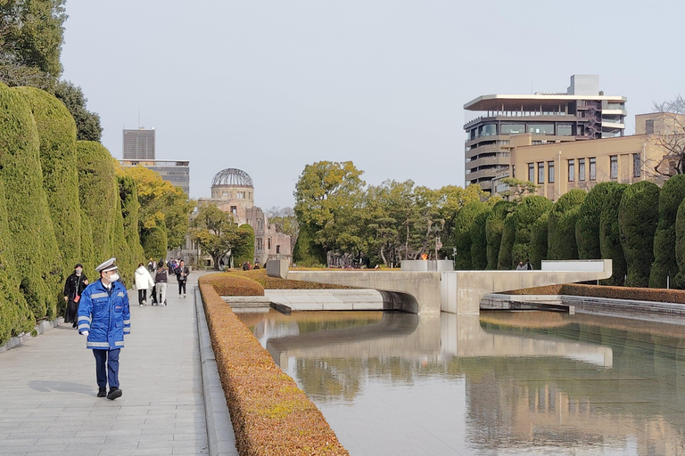 Hiroshima: 5.5-Hour Highlights Tour with Professional guide
