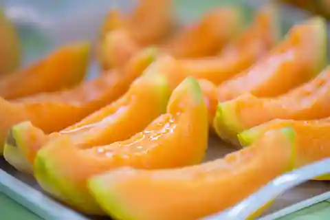 All-you-can-eat Fresh Yubari Melon! Hokkaido Lavender Tour