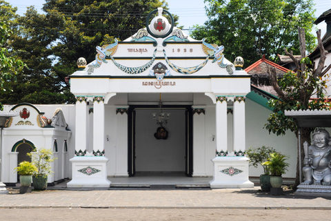 Yogyakarta : ascension du temple de Borobudur, Prambanan, visite de la villeBorobudur, Prambanan, Palais du Sultan de Yogyakarta, tout compris