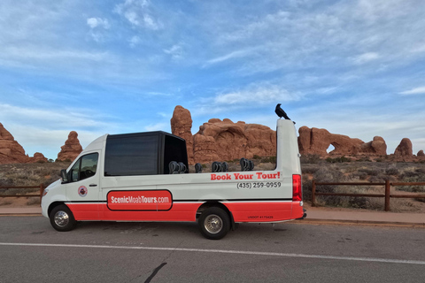 Desde Moab: Recorrido panorámico por el Parque Nacional de los Arcos con excursiones cortasExcursión al Atardecer | Parque Nacional de Arches