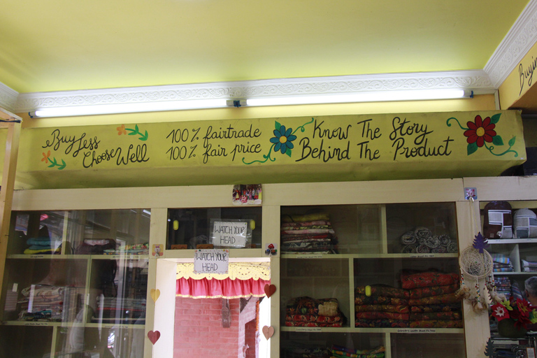 Kathmandu: Meeting Female Artisans and Shopping Experience Private