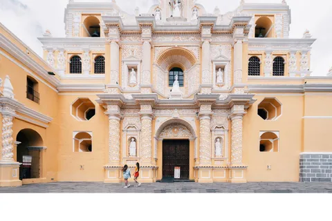 2in1 Tour: Avocado Farm + Private Tour in Antigua Guatemala