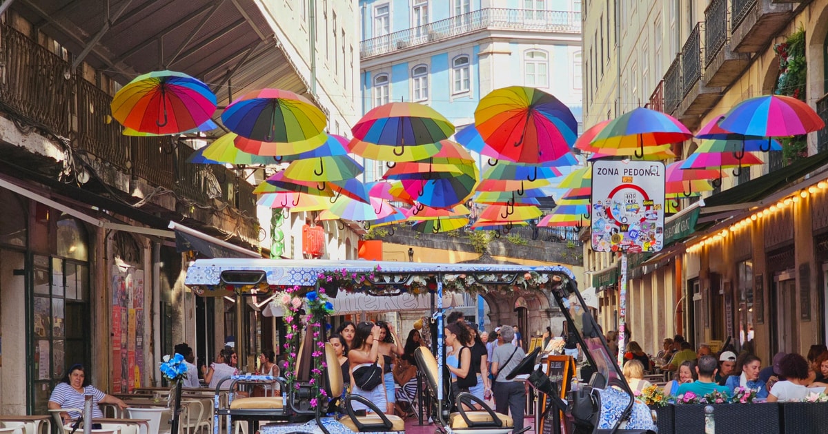 Lisbon: Private Tuk-tuk City Tour 