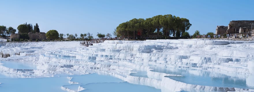 Excursion d'une journée à Pamukkale au départ d'Antalya avec retour à Kusadasi