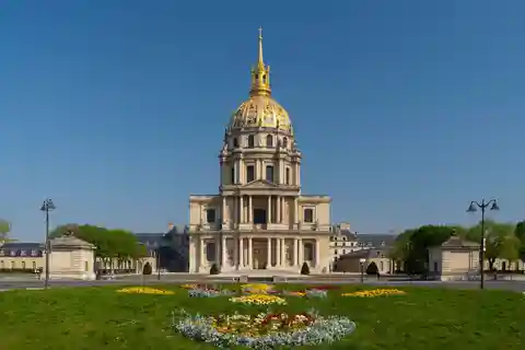Skip-the-line Les Invalides Army Museum Paris Private Tour