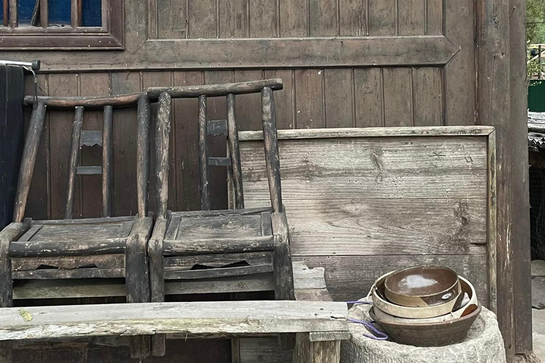 Zhangjiajie: Tujia Village & Sandstone Art Workshop Tour Guide for Chinese or English