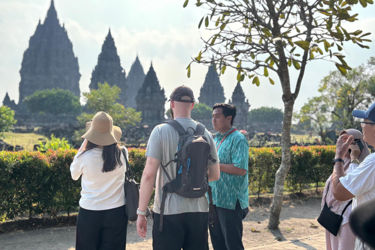 Yogyakarta: Private Guided Tour with Variety of languages Yogyakarta: Private Guided Tour with English Speaking