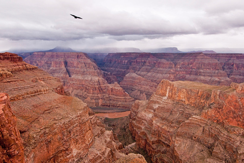 Las Vegas: tour di atterraggio in elicottero sul Grand CanyonPartenza al tramonto