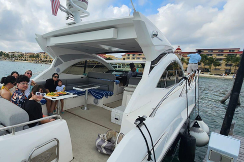 Cancun: Luxury Sunseeker 50 Yacht Charter to Isla Mujeres