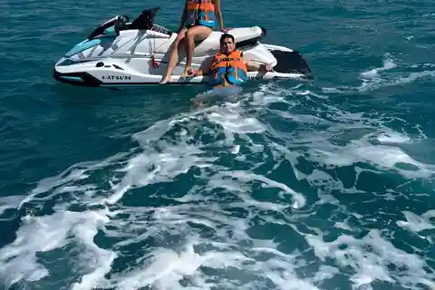 Jet ski excursion to the Albir Lighthouse