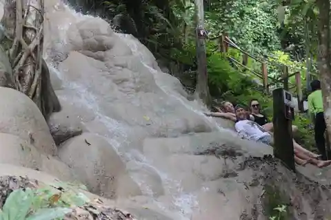 Chiang Dao Cave, Sticky Waterfall, Baan Den Temple Private