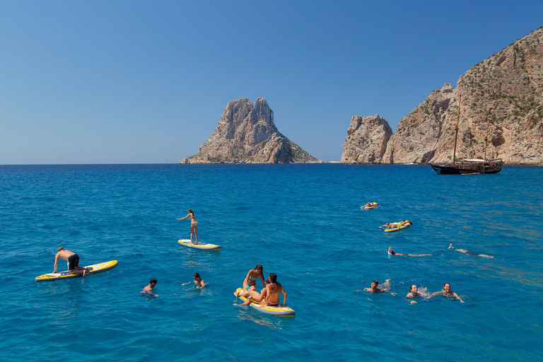 Ibiza: Solar Eclipse Cruise with Lunch, Drinks, and DJ