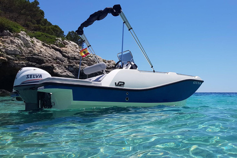 Barcelona: No license needed Boat Rental 1h Boat Rental up to 6 people