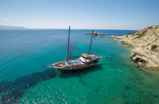 Dal porto di Kos: Crociera in barca di un'intera giornata su 3 isole