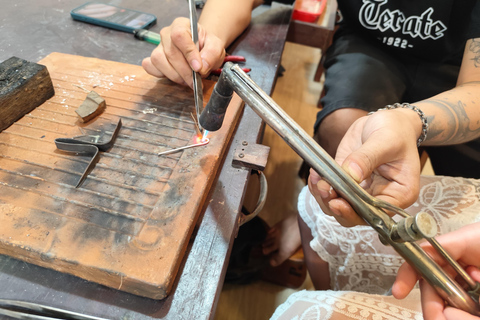Cours de fabrication de bijoux à Kuta Bali, avec 7 grammes d'argent pur