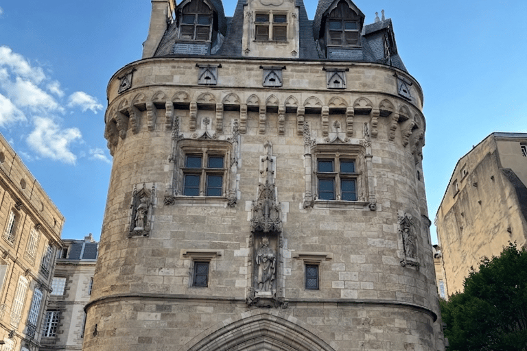 Bordeaux: Dark History Walking Tour with Local Guide El lado oscuro de Burdeos | Asesinatos, misterios y secretos